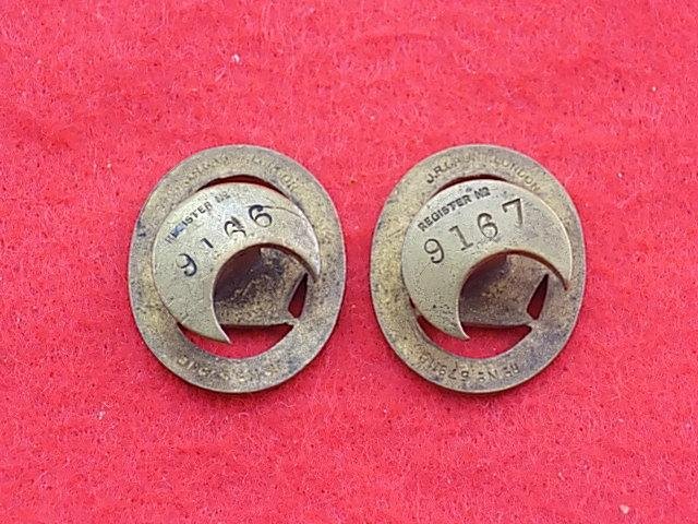 Pair of WW1 - Lapel Badges - Veteran Reserve London — image 2