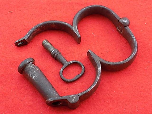 Irish Eight Handcuffs — image 2