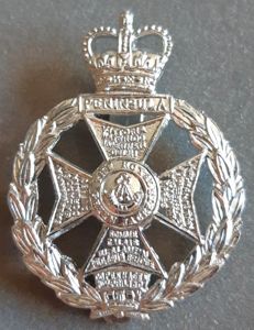 BRITISH - The Royal Green Jackets Q/C Anodised Hat Badge …