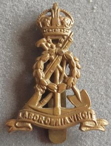 BRITISH - Royal Pioneer Corps K/C Gilding Metal Hat Badge …
