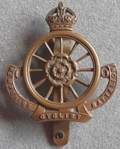 BRITISH - 9th Cyclist Battalion Hampshire Regiment Bronze Hat Badge …