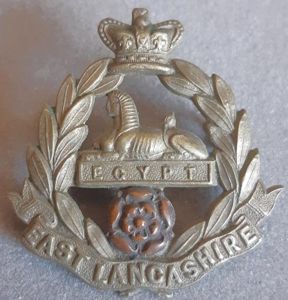 BRITISH - The East Lancashire Regiment QVC Bi-Metal Hat Badge …