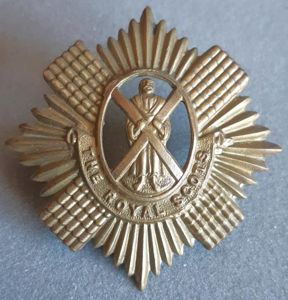 BRITISH - The Royal Scots (Lothian Regt) Brass Economy Badge …