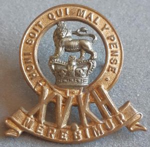 BRITISH - 15th The King's Hussars QVC Bi-Metal Hat Badge …