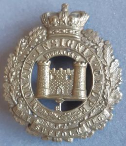 BRITISH - The Suffolk Regiment- Large QVC G/M Glengarry Badge