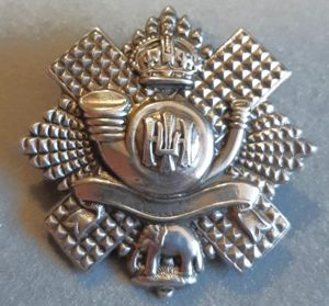BRITISH - Highland Light Infantry White Metal Hat Badge (Blank …