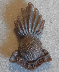 BRITISH WW2 Plastic Hat Badge – Royal Regt. Of Artillery …