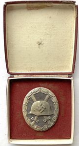WW2 GERMAN CASED SILVER WOUND BADGE - 65 KEIN & …