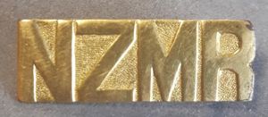 NEW ZEALAND Boer War 'NZMR” Single Non-Voided Gilt Brass Shoulder …
