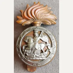 BRITISH - The Northumberland Fusiliers B/M Grenade Badge (KK962)