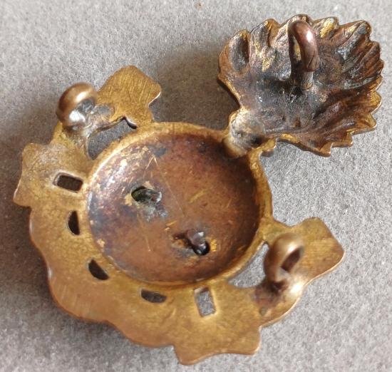 BRITISH - Royal Inniskilling Fusiliers Bi-Metal Circa 1895 Shoulder Title — image 2