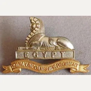 BRITISH - The Royal Lincolnshire Regiment Bi-Metal Hat Badge (KK …