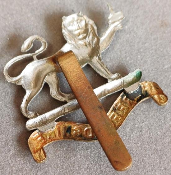 BRITISH - The Herefordshire Regt. Bi-Metal Hat Badge (KK 1794) — image 2