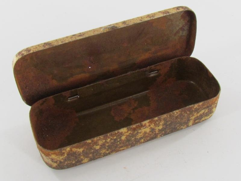 German 'Juwel 33' Spare Parts Tin — image 3