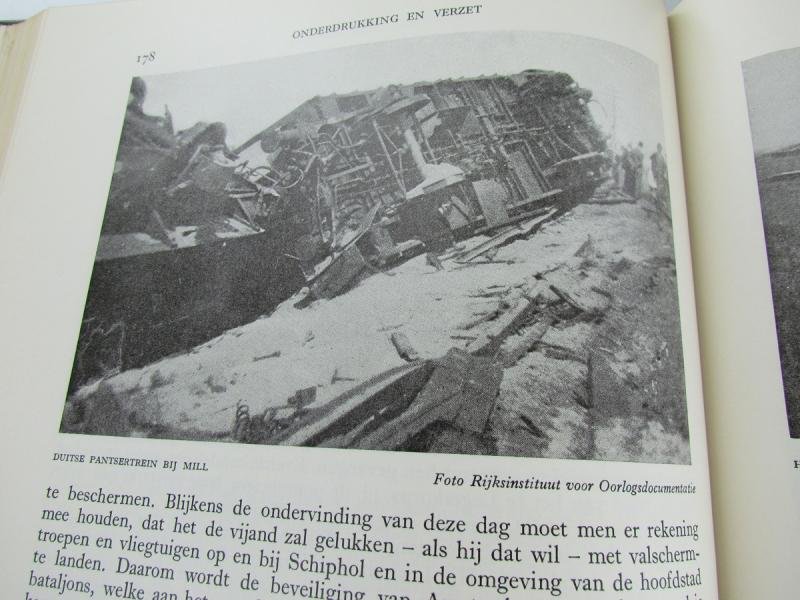 Nederland In Oorlogstijd Onderdrukking En Verzet Set Compleet Met Winkel Affiche — image 7