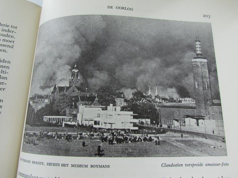 Nederland In Oorlogstijd Onderdrukking En Verzet Set Compleet Met Winkel Affiche — image 8