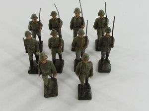 Grouping of 10x Lineol German Toy Soldiers