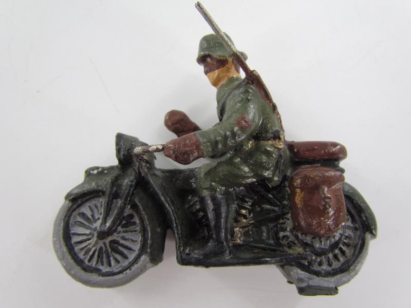 German Soldier On a Motor Bike ( Lineol ) — image 2