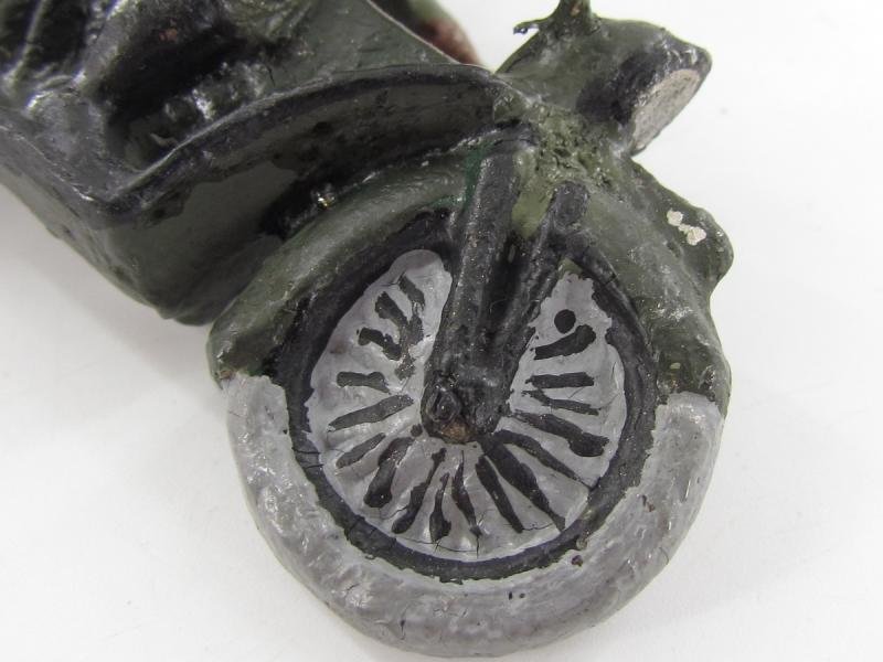 German Soldier On a Motor Bike ( Lineol ) — image 6