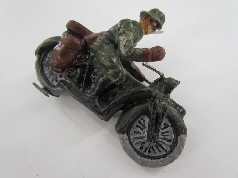 German Soldier On a Motor Bike ( Lineol ) — image 7