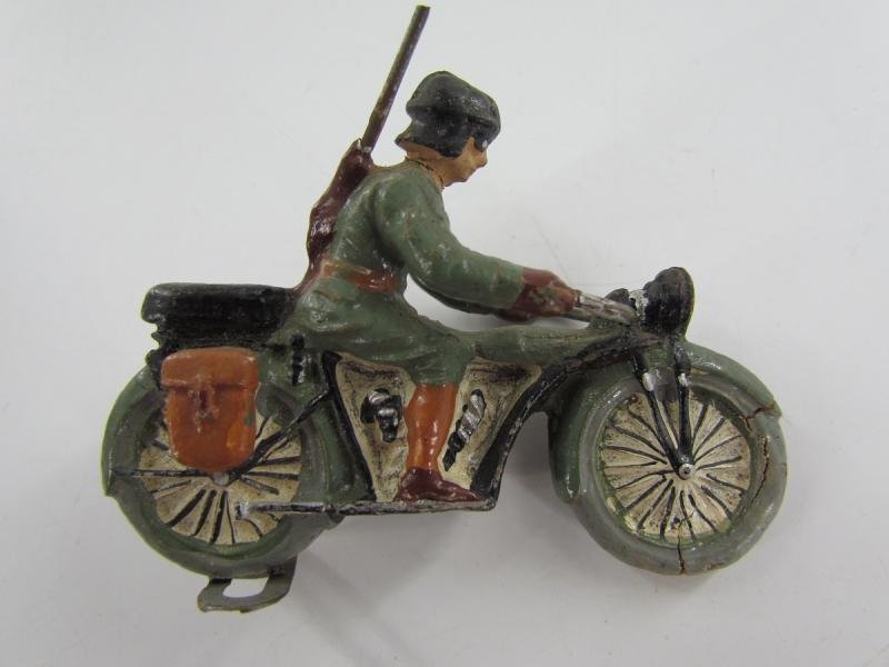 German Soldier On a Motor Bike ( Lineol ) — image 4