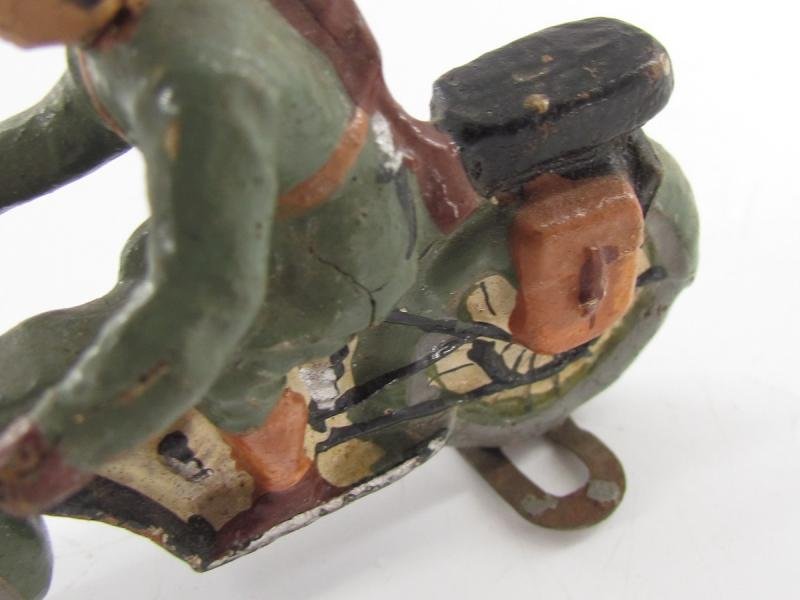 German Soldier On a Motor Bike ( Lineol ) — image 5