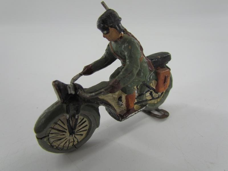 German Soldier On a Motor Bike ( Lineol ) — image 6