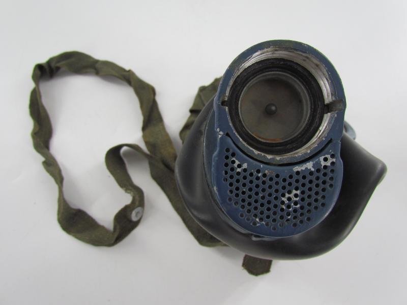 WH/SS Gasmask Cannister With M38 Gasmask and Filter — image 13