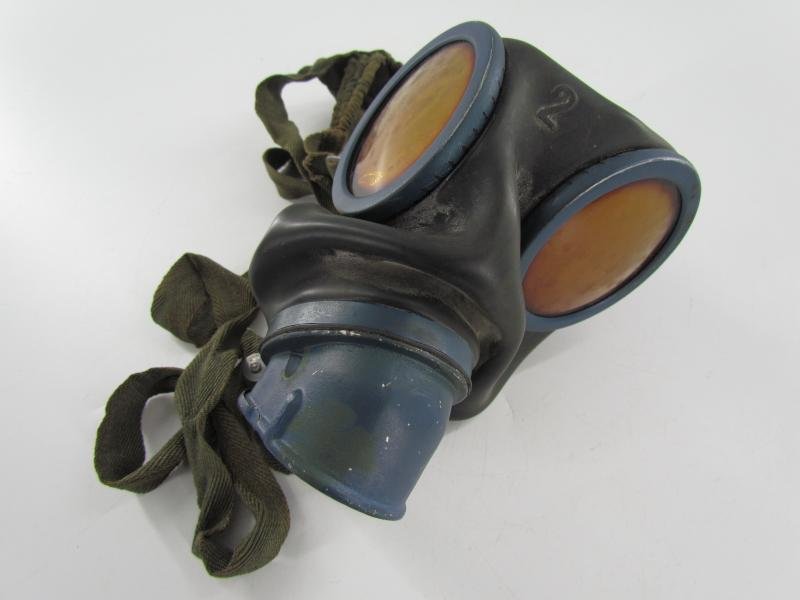 WH/SS Gasmask Cannister With M38 Gasmask and Filter — image 15