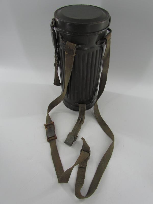 WH/SS Gasmask Cannister With M38 Gasmask and Filter — image 17