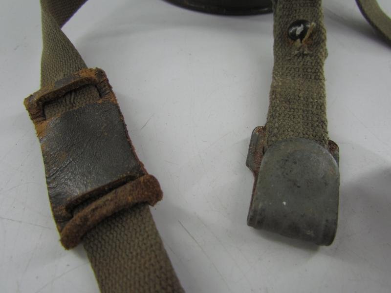 WH/SS Gasmask Cannister With M38 Gasmask and Filter — image 18