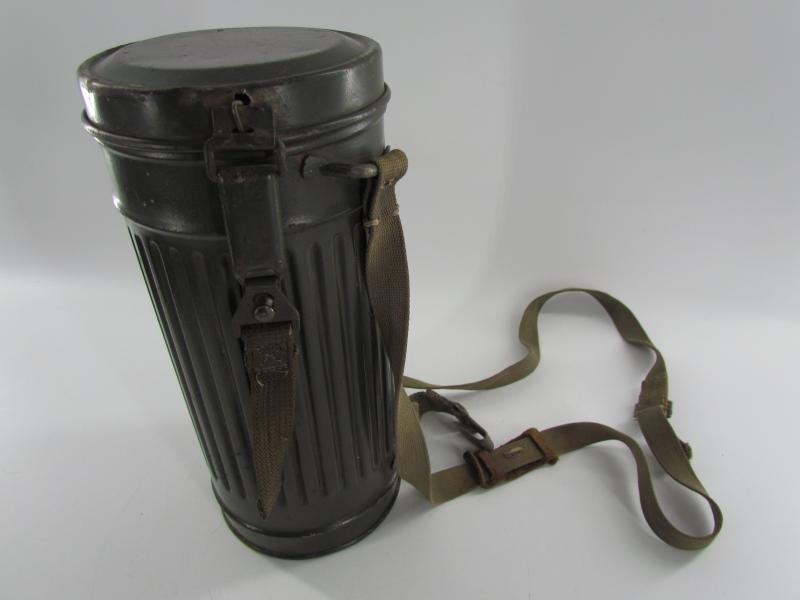 WH/SS Gasmask Cannister With M38 Gasmask and Filter — image 3