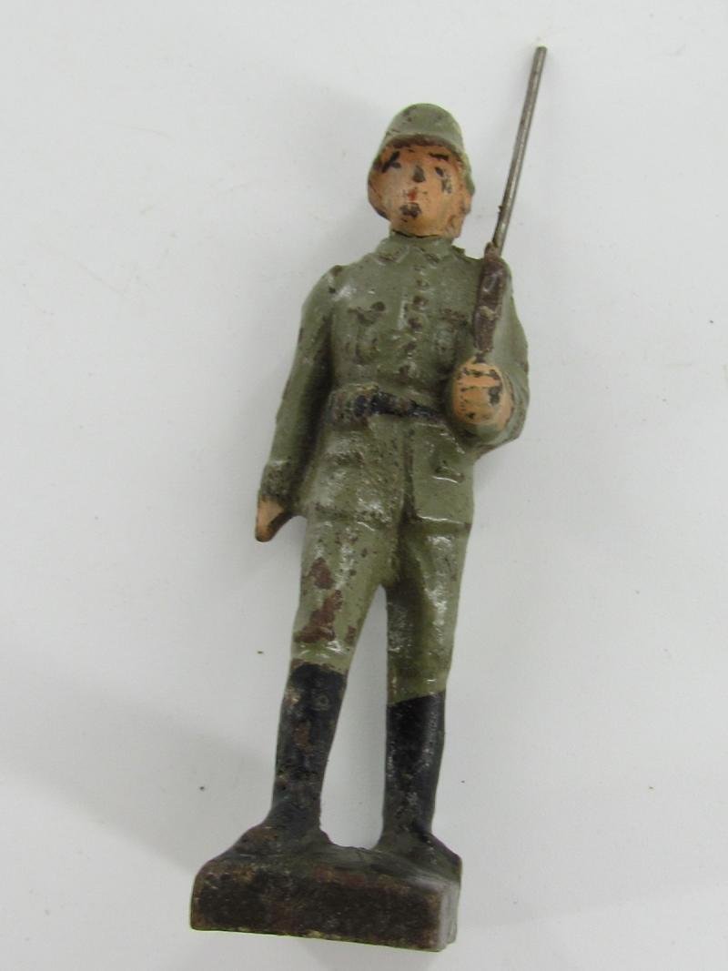 Grouping of 10x Lineol German Toy Soldiers — image 5