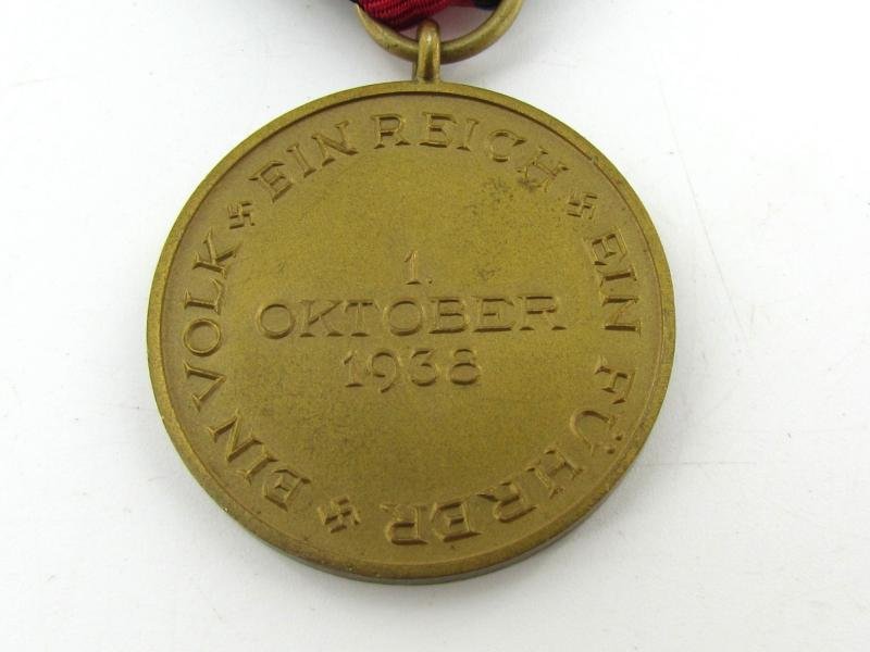 German 1 October 1938 Medal — image 4