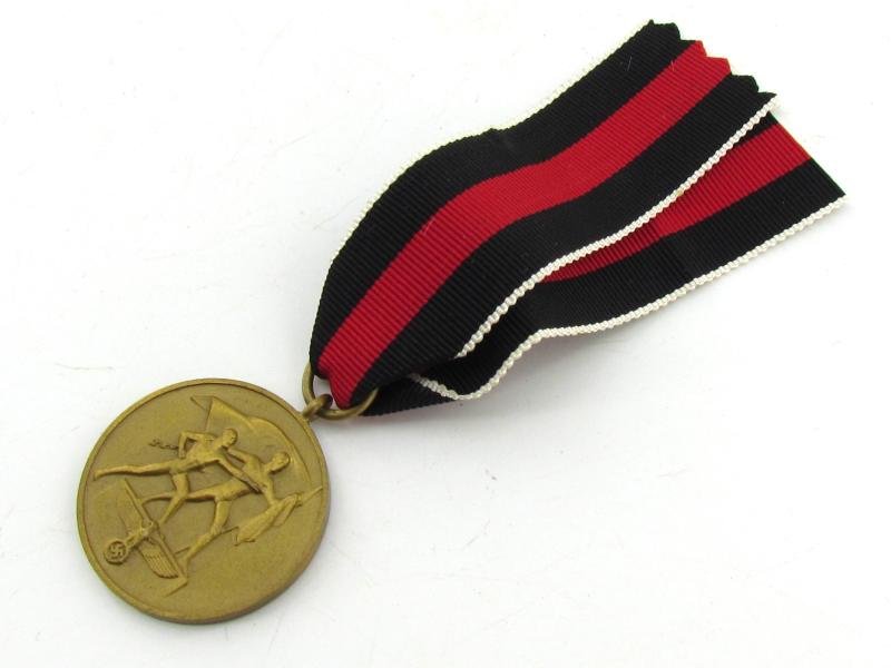 German 1 October 1938 Medal — image 6