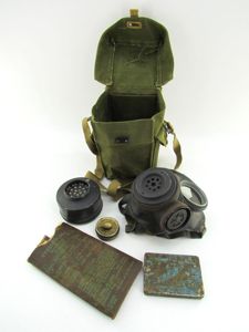 British WWII second model Gasmask Bag + Mask + contents …