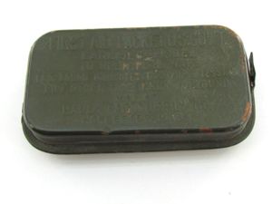US WWII First aid packet, carlisle model