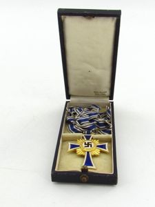 German Mothers Cross in Gold in Case 'Wilhelm Deumer'