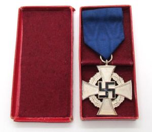 Cased 'Treudienst Ehrenzeichen 25'
