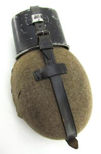 Wehrmacht M31 matching canteen by ESB39