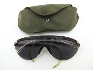 US WWII 'Polaroid' Sunglasses in case
