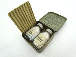 British WWII ( RAF ) water sterilizing outfit - complete