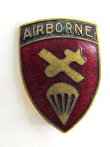 WW2 US Airborne Command Crest Insignia Pinback