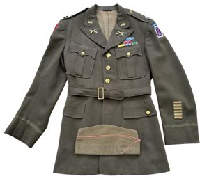 US WWII Class A Tunic Mountain Division Officer and Side …