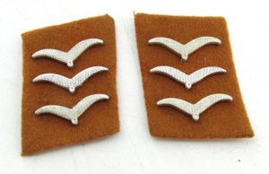 Luftwaffe Nachrichten Collar Tabs 'Obergefreiter '.