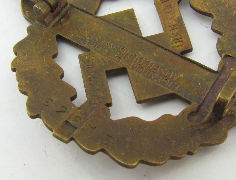 SA Sports badge in Bronze ( E. Schneider ) — image 6