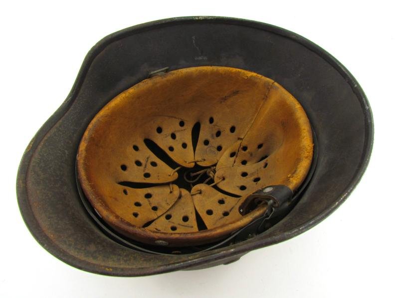 Luftwaffe Q62 M40 SD Helm ( untouched attic find ) — image 11