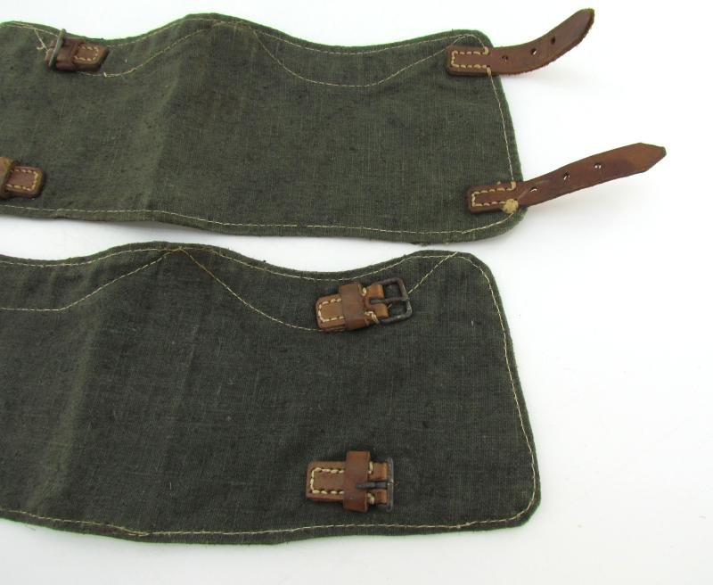 Pair of late war M37 pattern gaiters or Gamaschen — image 3