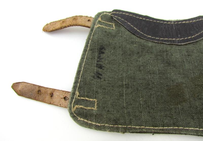 Pair of late war M37 pattern gaiters or Gamaschen — image 5