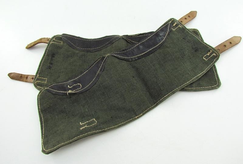 Pair of late war M37 pattern gaiters or Gamaschen — image 9